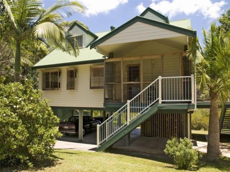 6 Val Crescent, Noosaville QLD 4566