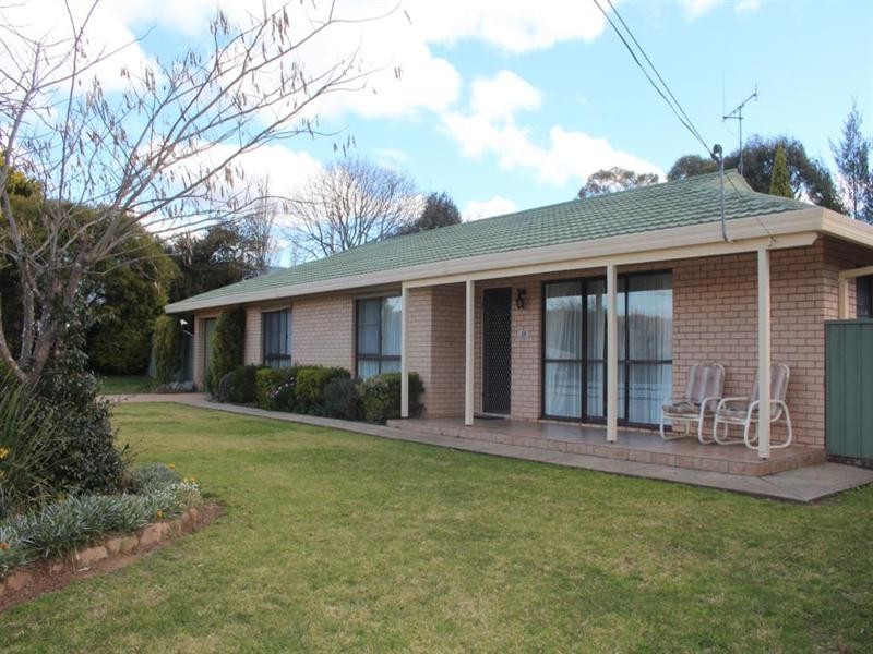 24 George Street, Tenterfield NSW 2372