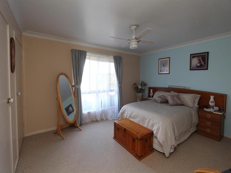 24 George Street, Tenterfield NSW 2372