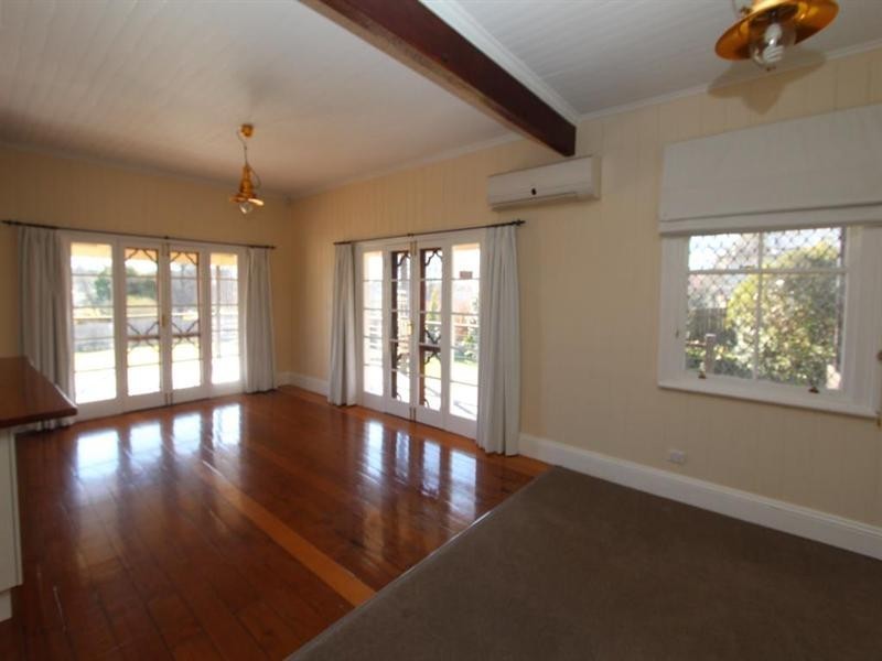 147 Bulwer Street, Tenterfield NSW 2372