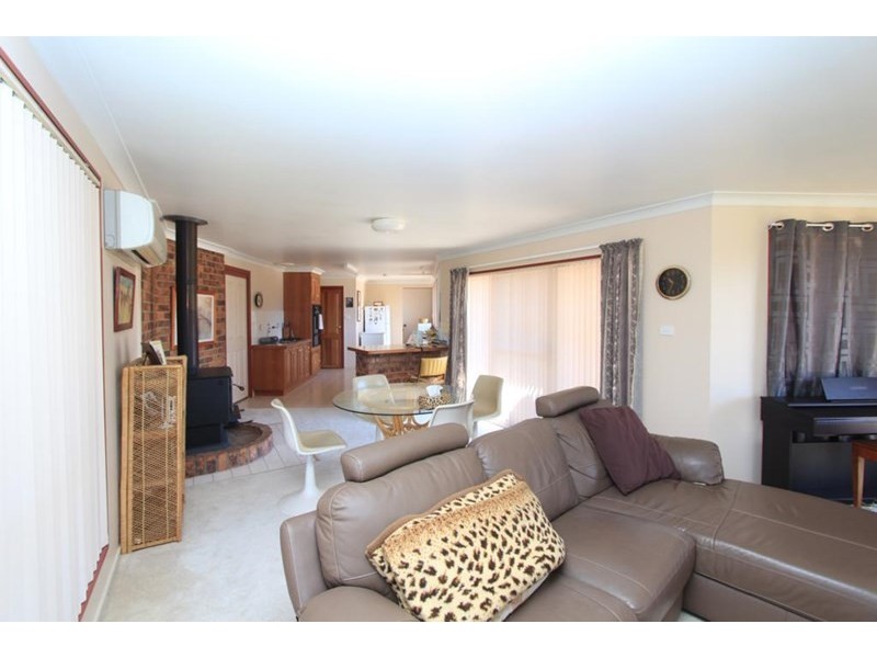 48 Duncan Street, Tenterfield NSW 2372