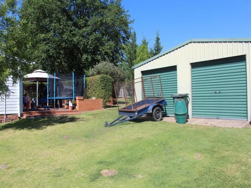 24 Duncan Street, Tenterfield NSW 2372