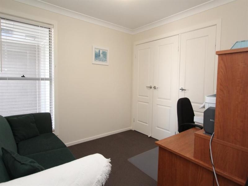 11 Parkes Drive, Tenterfield NSW 2372