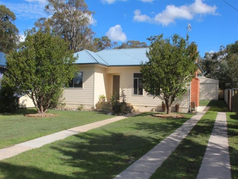151 Miles Street, Tenterfield NSW 2372
