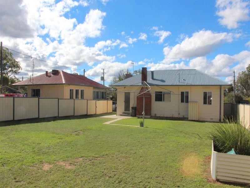 151 Miles Street, Tenterfield NSW 2372