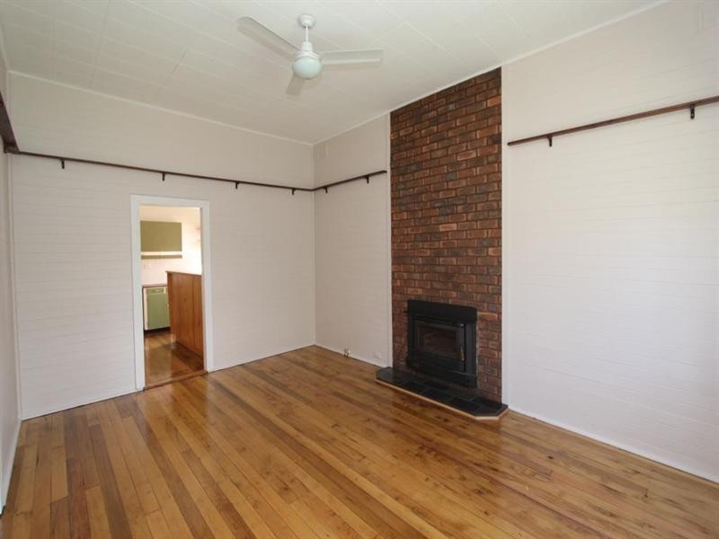 21 Molesworth Street, Tenterfield NSW 2372