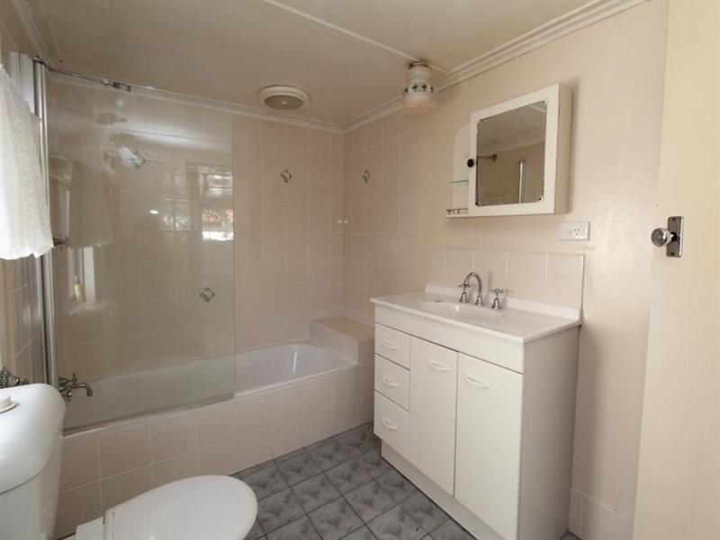 21 Molesworth Street, Tenterfield NSW 2372