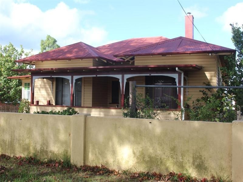 135 Logan Street, Tenterfield NSW 2372