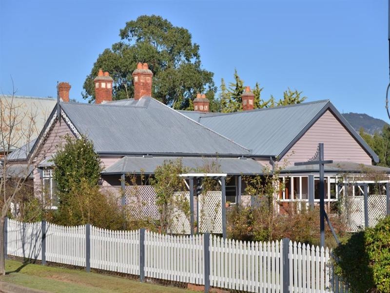 110 Logan Street, Tenterfield NSW 2372