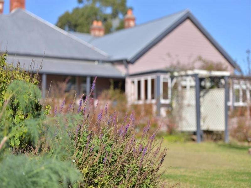 110 Logan Street, Tenterfield NSW 2372