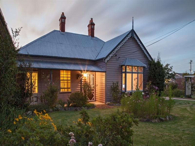 110 Logan Street, Tenterfield NSW 2372