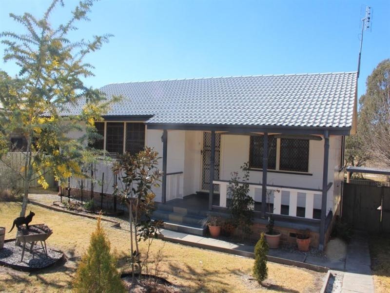 23 Duncan Street, Tenterfield NSW 2372