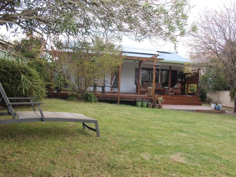96 Martin Street, Tenterfield NSW 2372