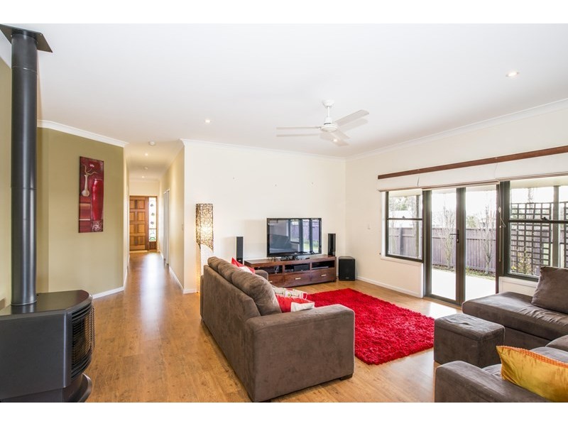 64 Bulwer Street, Tenterfield NSW 2372