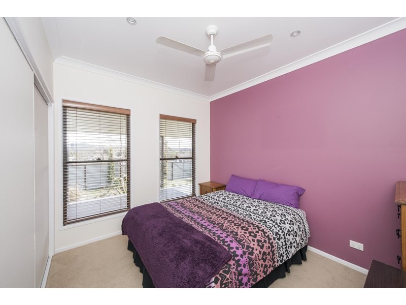 64 Bulwer Street, Tenterfield NSW 2372