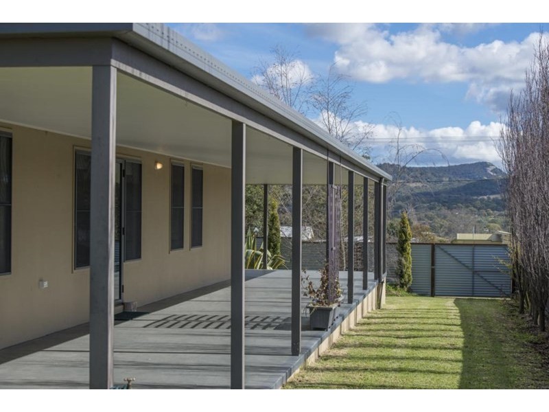 64 Bulwer Street, Tenterfield NSW 2372