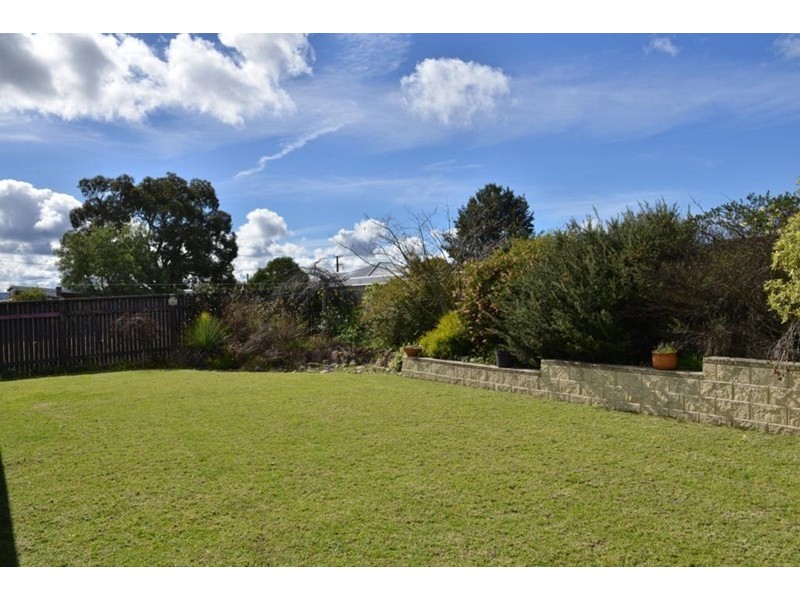 64 Bulwer Street, Tenterfield NSW 2372