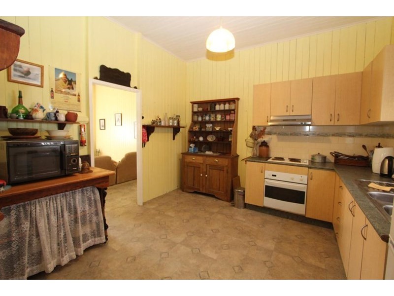 93 Rayleigh Street, Wallangarra QLD 4383