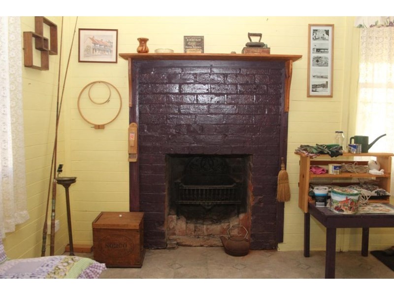 93 Rayleigh Street, Wallangarra QLD 4383