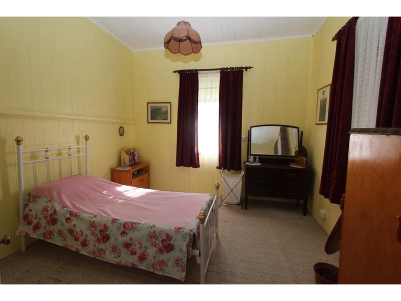 93 Rayleigh Street, Wallangarra QLD 4383