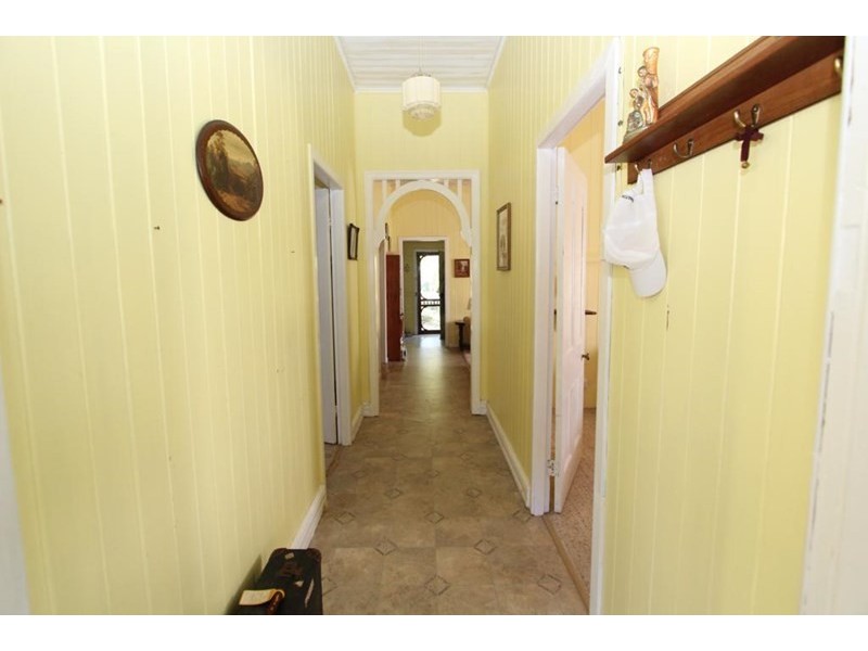 93 Rayleigh Street, Wallangarra QLD 4383