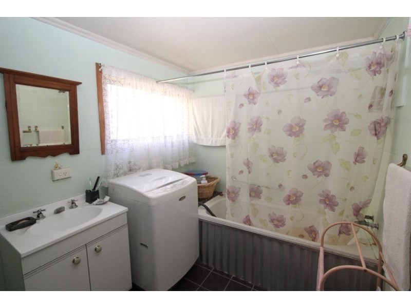 93 Rayleigh Street, Wallangarra QLD 4383