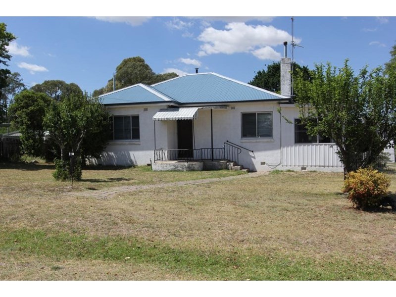 81 Martin Street, Tenterfield NSW 2372
