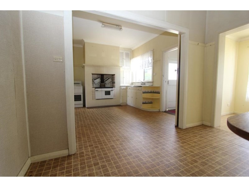 81 Martin Street, Tenterfield NSW 2372