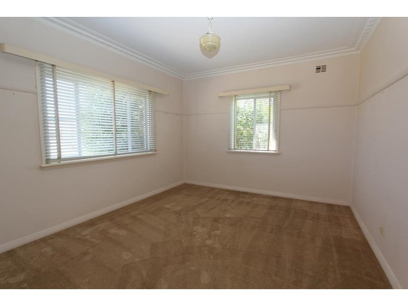 81 Martin Street, Tenterfield NSW 2372