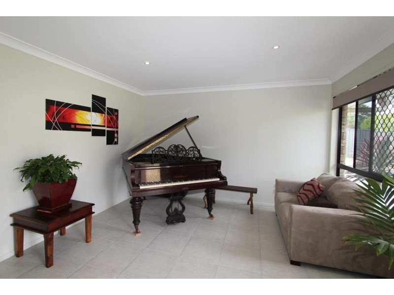 57 George Street, Tenterfield NSW 2372