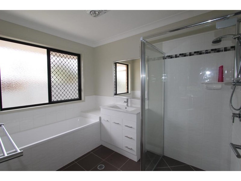 57 George Street, Tenterfield NSW 2372