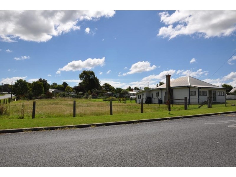 76 Pelham Street, Tenterfield NSW 2372