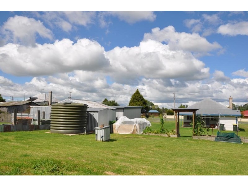 76 Pelham Street, Tenterfield NSW 2372
