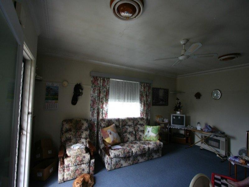 122 Logan Street, Tenterfield NSW 2372