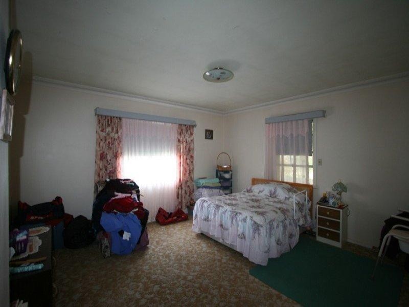 122 Logan Street, Tenterfield NSW 2372