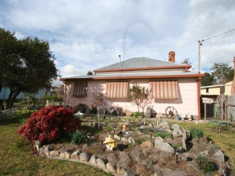 99 Rouse Street, Tenterfield NSW 2372