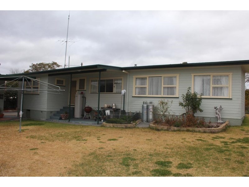 174 Manners Street, Tenterfield NSW 2372