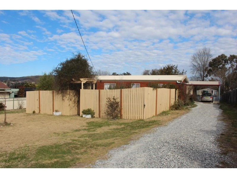 105 COWPER Street, Tenterfield NSW 2372