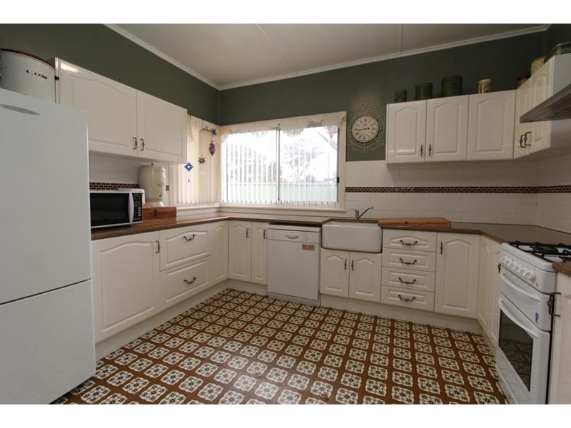 3 CLIVE Street, Tenterfield NSW 2372