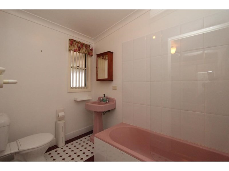 3 CLIVE Street, Tenterfield NSW 2372