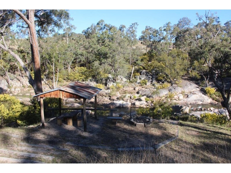 7437 New England Highway, Tenterfield NSW 2372
