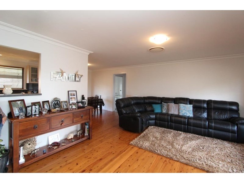 173 HIGH Street, Tenterfield NSW 2372