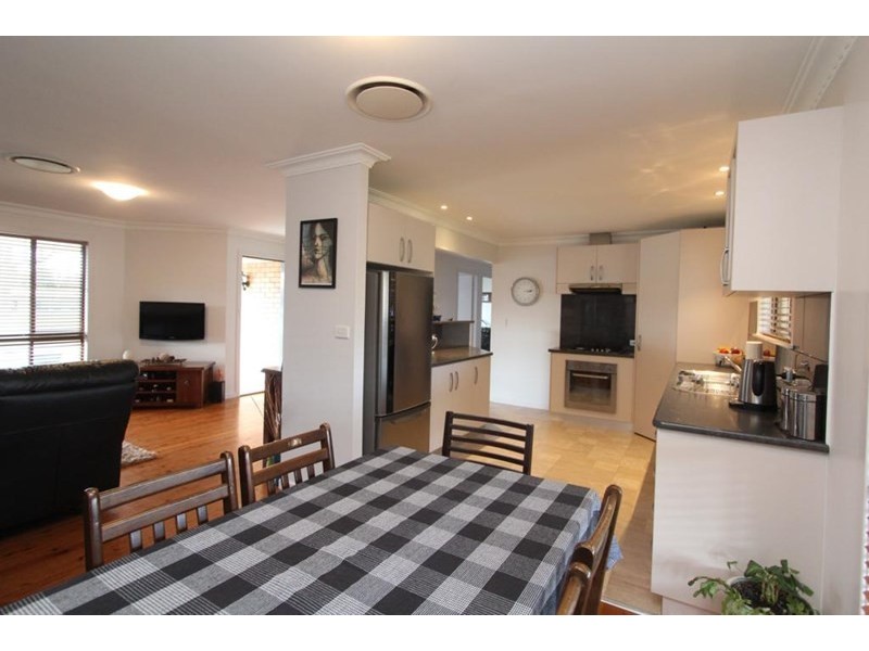 173 HIGH Street, Tenterfield NSW 2372