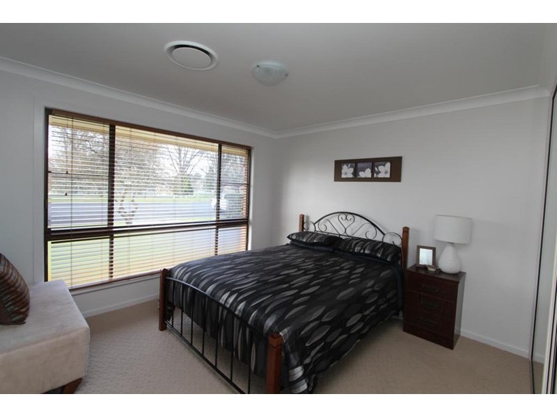 173 HIGH Street, Tenterfield NSW 2372