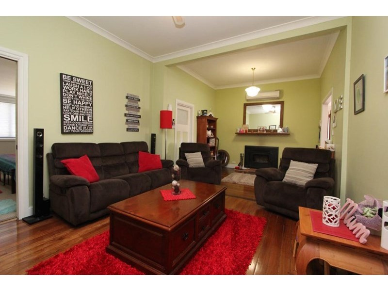 83 Martin Street, Tenterfield NSW 2372