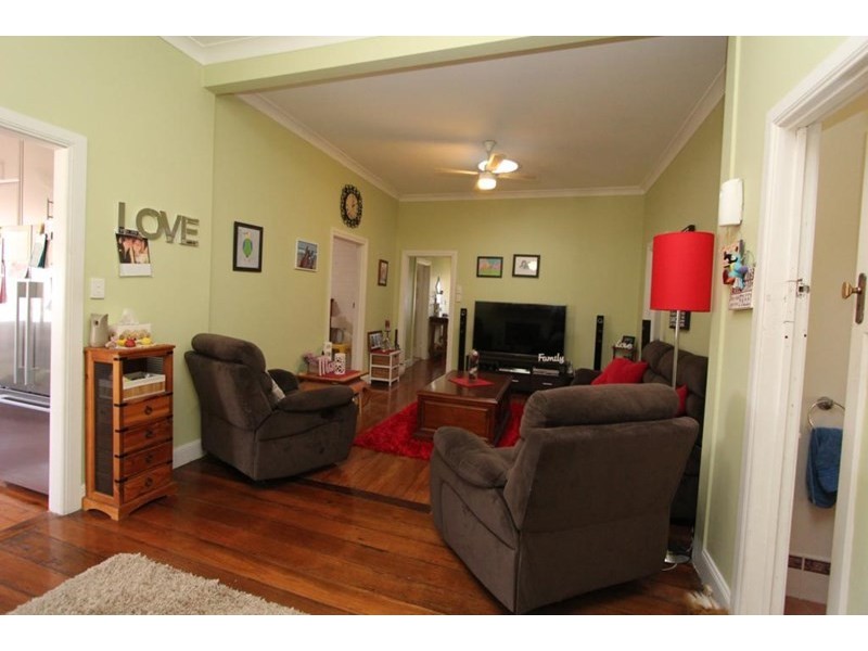 83 Martin Street, Tenterfield NSW 2372
