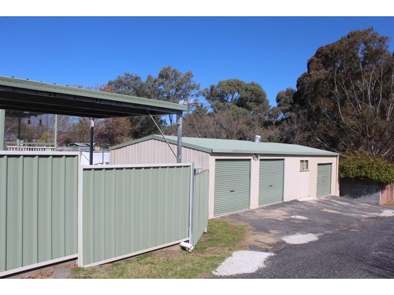 83 Martin Street, Tenterfield NSW 2372