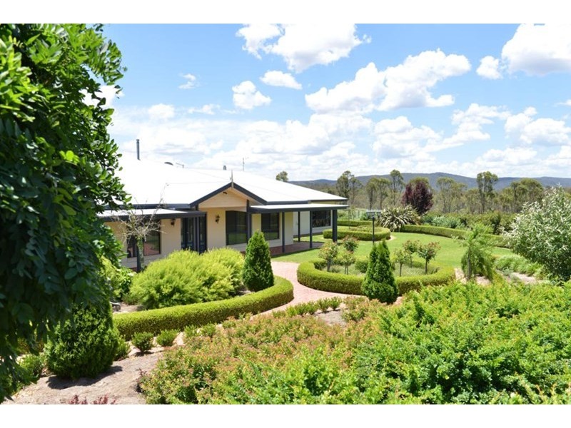 711 Bruxner Way, Tenterfield NSW 2372