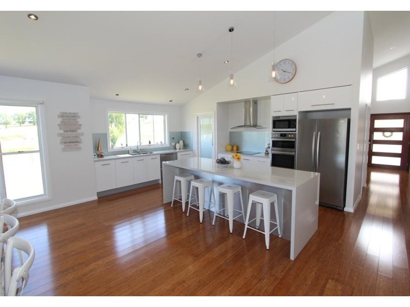 27 Millers Lane, Tenterfield NSW 2372