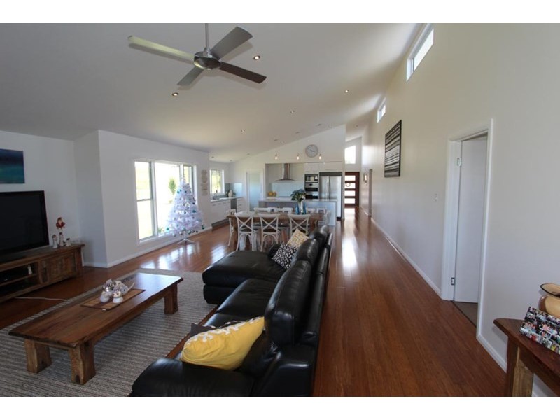 27 Millers Lane, Tenterfield NSW 2372